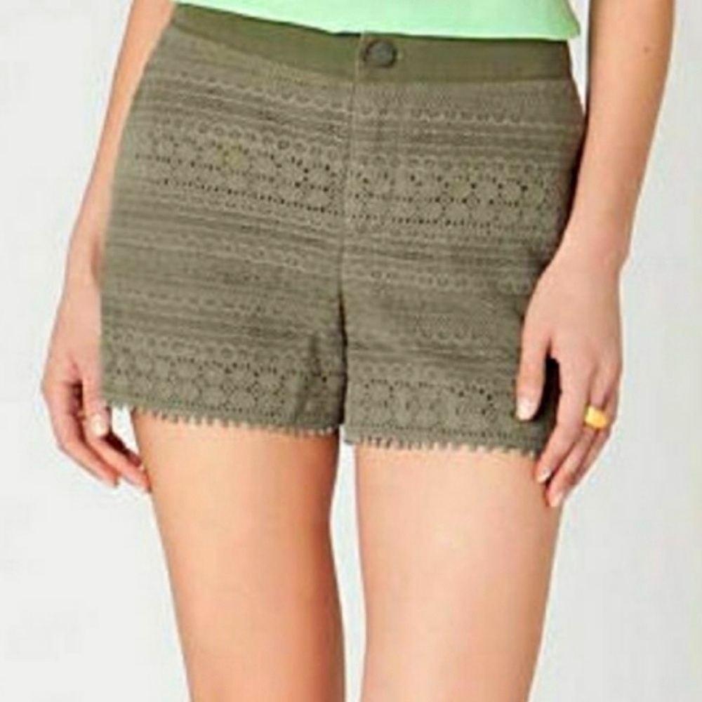 Anthro Daughters of the Liberation Shorts Size 6